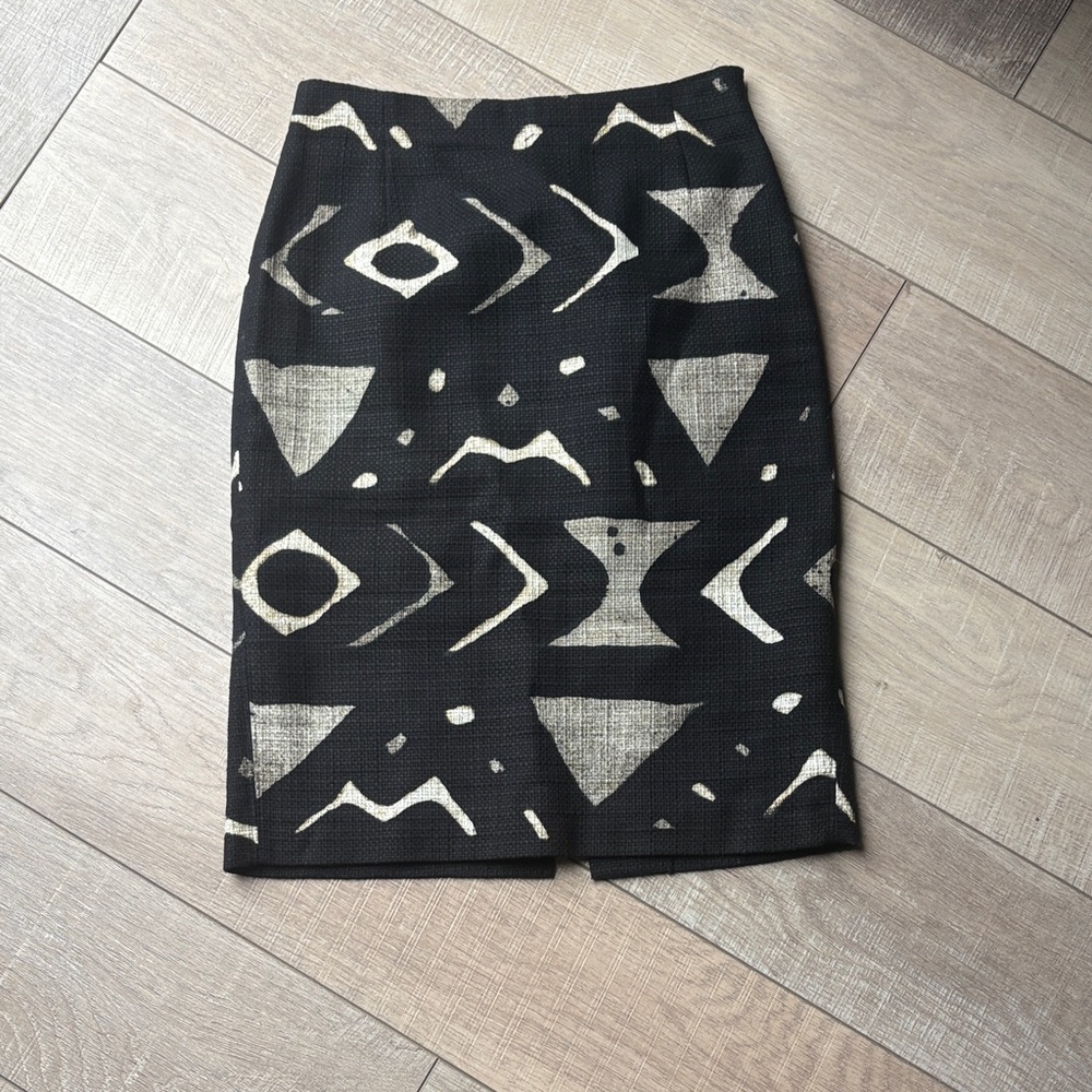 MaxMara Black and Cream Linen Pencil Skirt